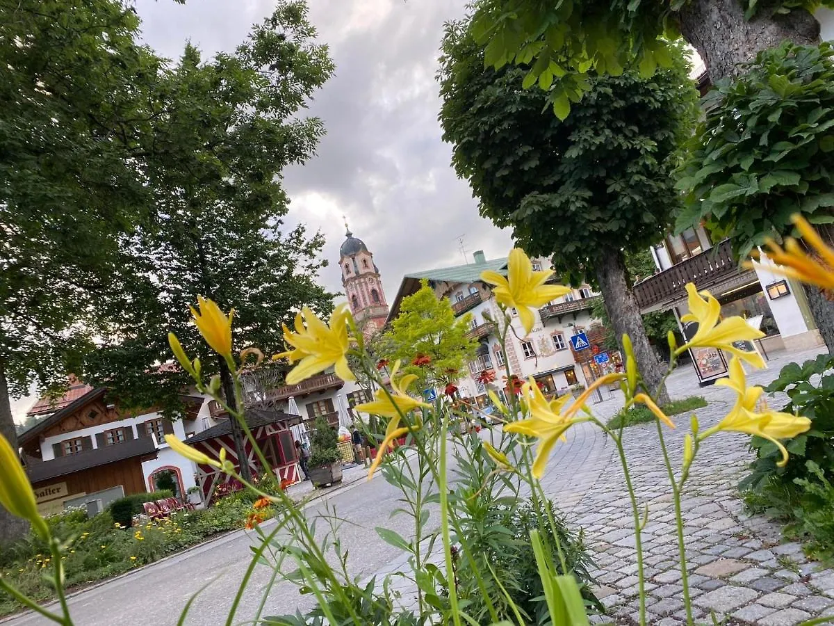 Evelyn - Haus Karwendel, Ferienwohnung Mittenwald
