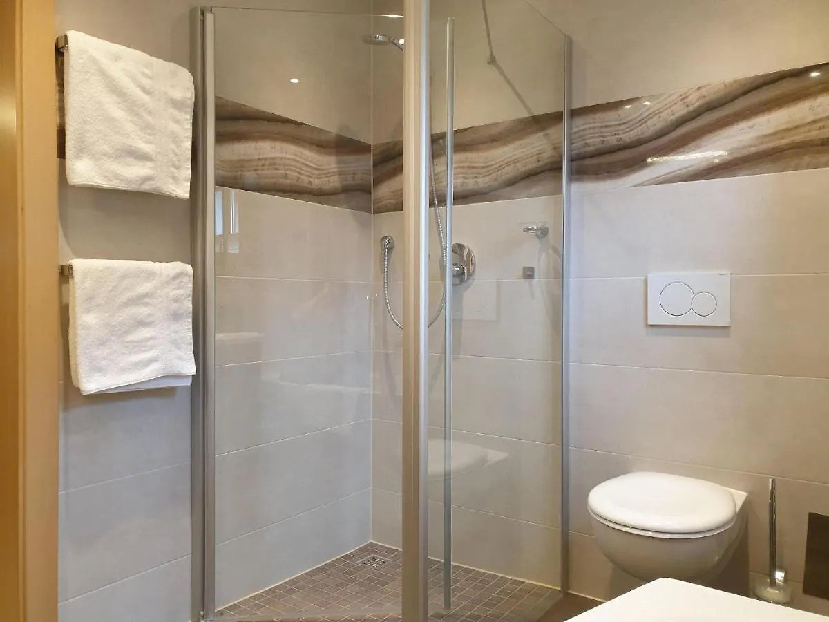 Evelyn - Haus Karwendel, Ferienwohnung Mittenwald Apartamento