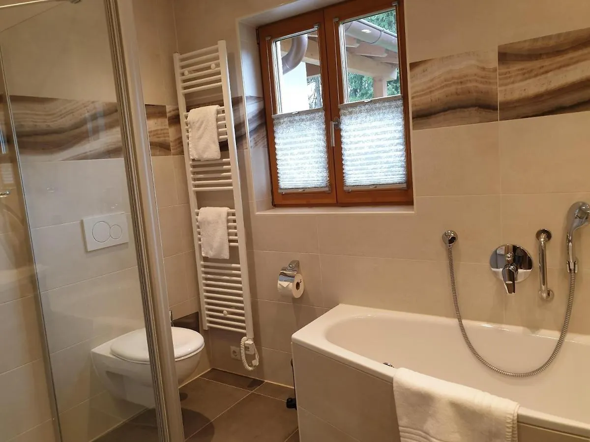 Apartamento Evelyn - Haus Karwendel, Ferienwohnung Mittenwald